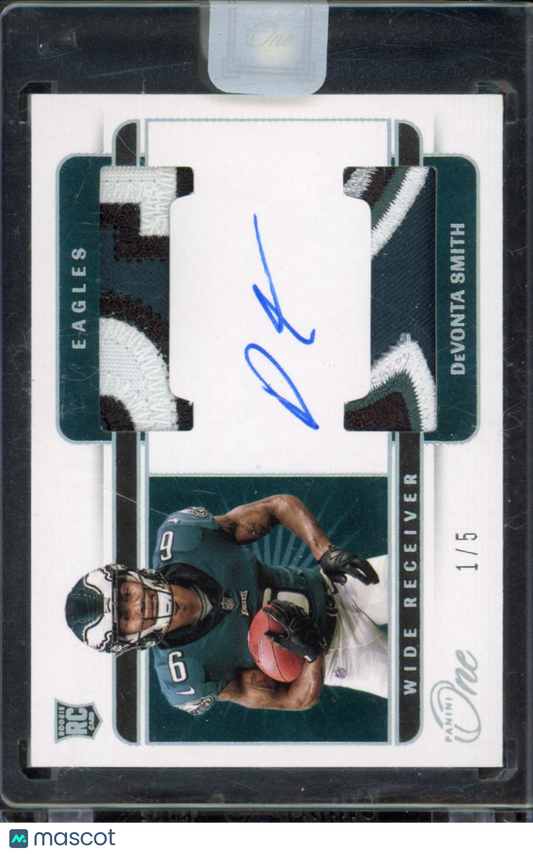 2021 Panini One Devonta Smith Duel Patch Platinum Auto /5 RC