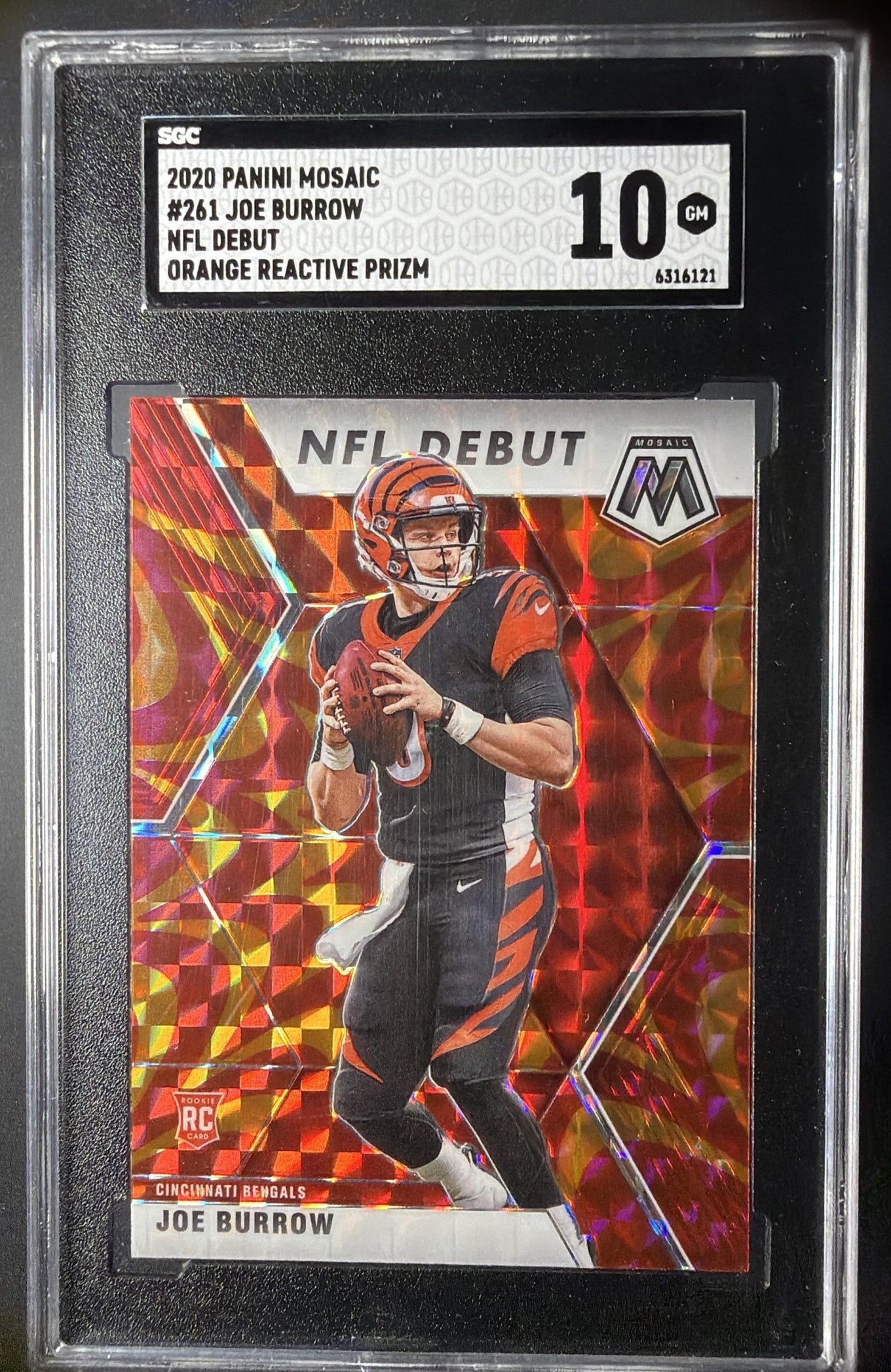 2020 Panini Mosaic Joe Burrow #261 Prizm Reactive Orange RC SGC 10