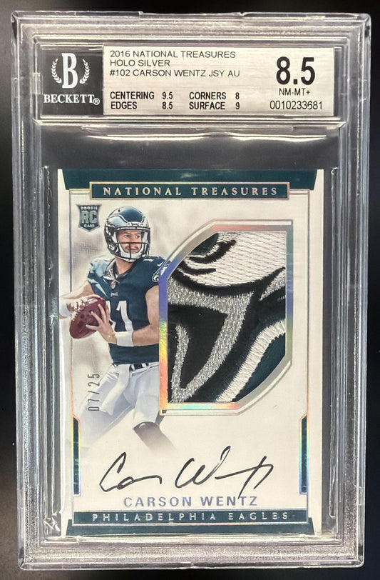 2016 Panini National Treasures Carson Wentz #102 Auto Silver /25 BGS 8.5