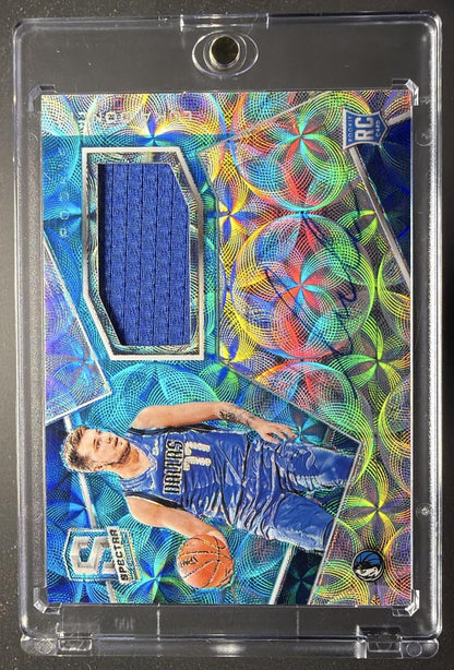 2018-19 Panini Spectra Luka Doncic #108 Neon Blue 17/99 RC Patch Auto